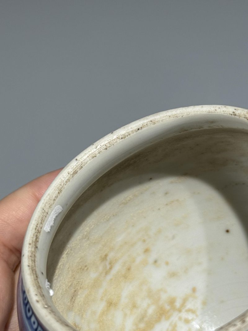    清乾隆 青花缠枝莲纹鸡心型鸟食罐 - 图9