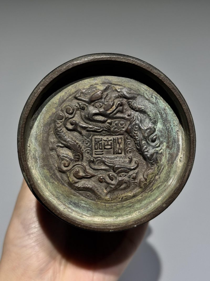    清 铜仿古兽面纹出戟花觚 - 图12