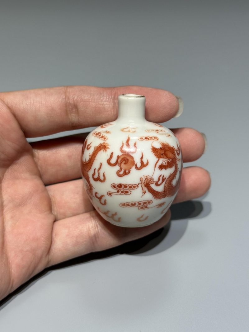   清道光 矾红云龙赶珠纹鼻烟壶 - 图5
