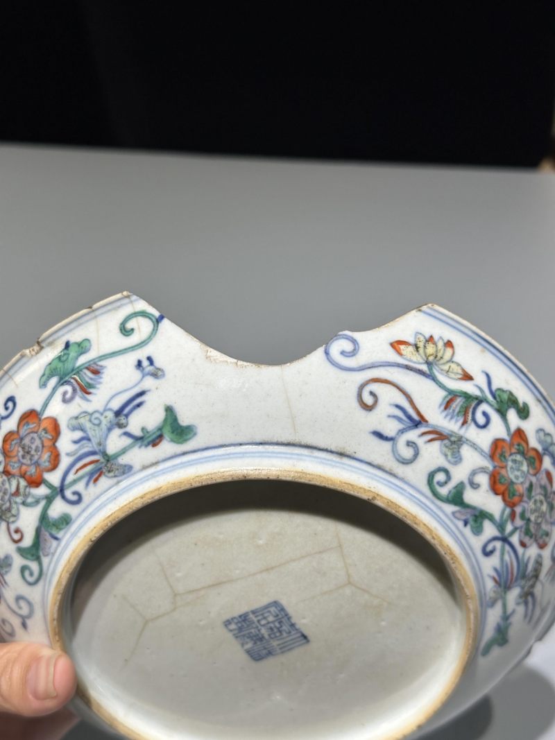    清嘉庆 斗彩花卉纹盘 - 图8