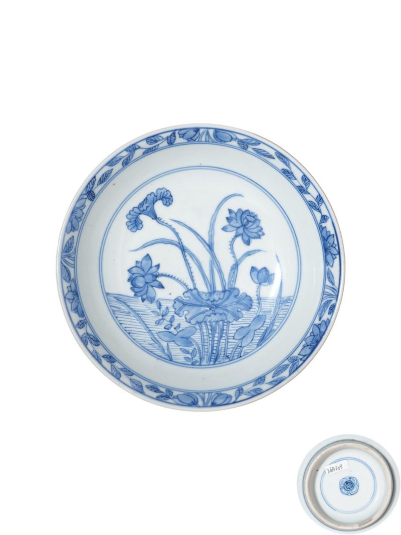    清早期 青花莲池纹盘
