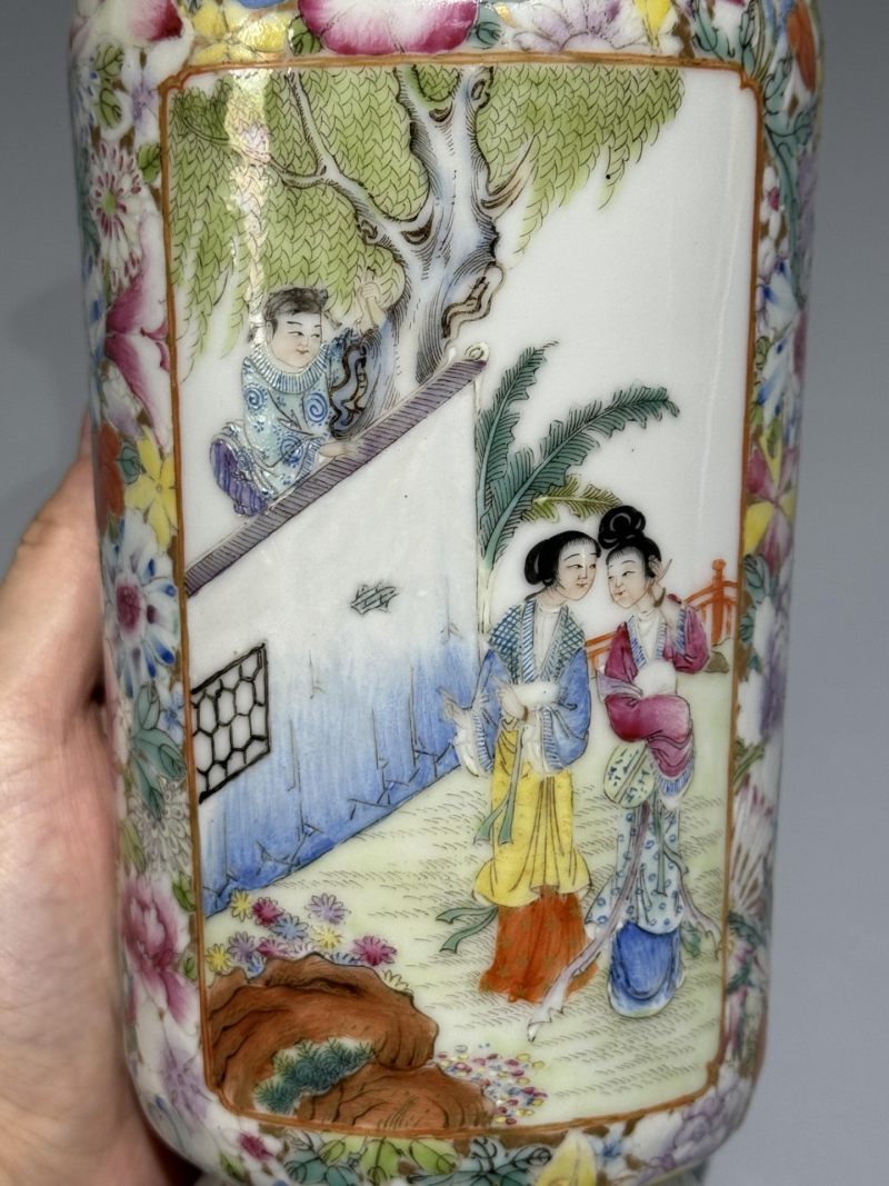    民国 粉彩百花不落地开窗人物图瓶 - 图10