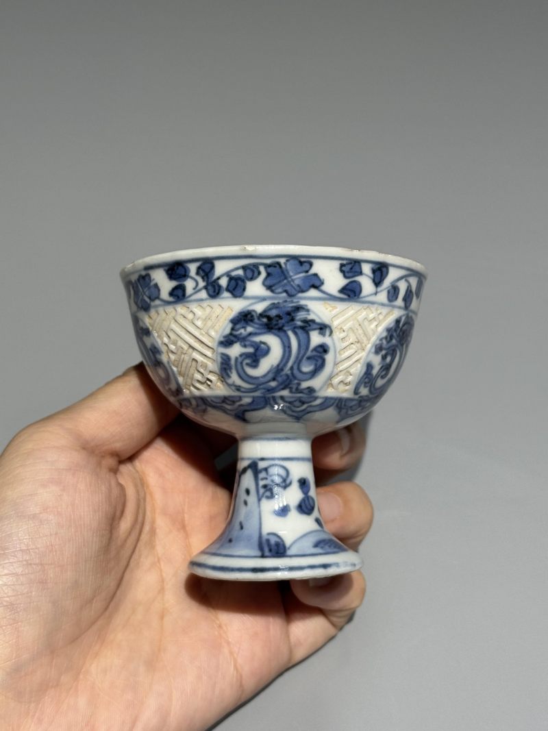    明成化 青花龙纹暗刻高足杯 - 图3