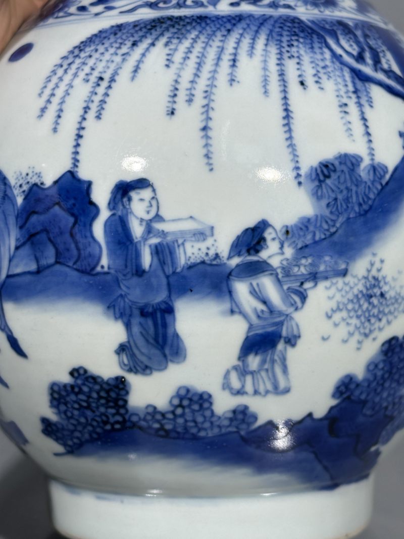    明崇祯 青花人物故事纹赏瓶 - 图7