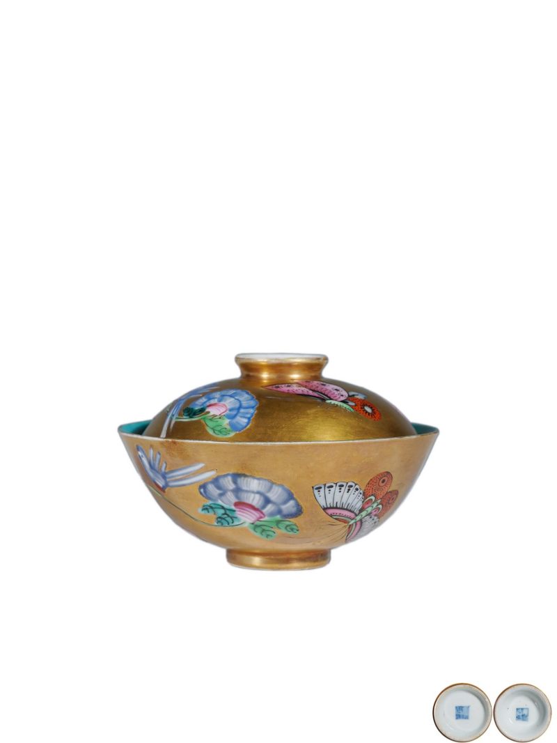    清乾隆 金地粉彩蝶恋花盖碗 - 图1