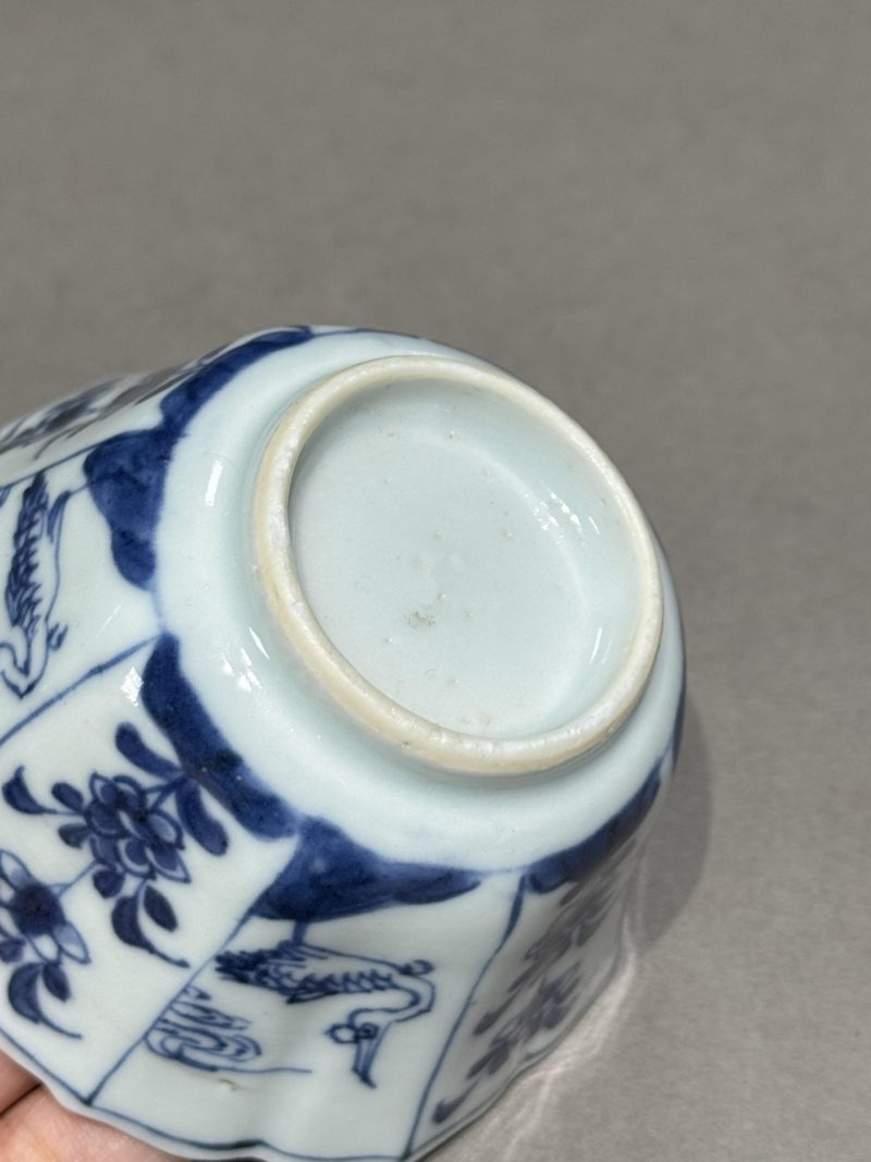    清康熙 青花山水鹤纹花口杯、碟 （一组两件） - 图9