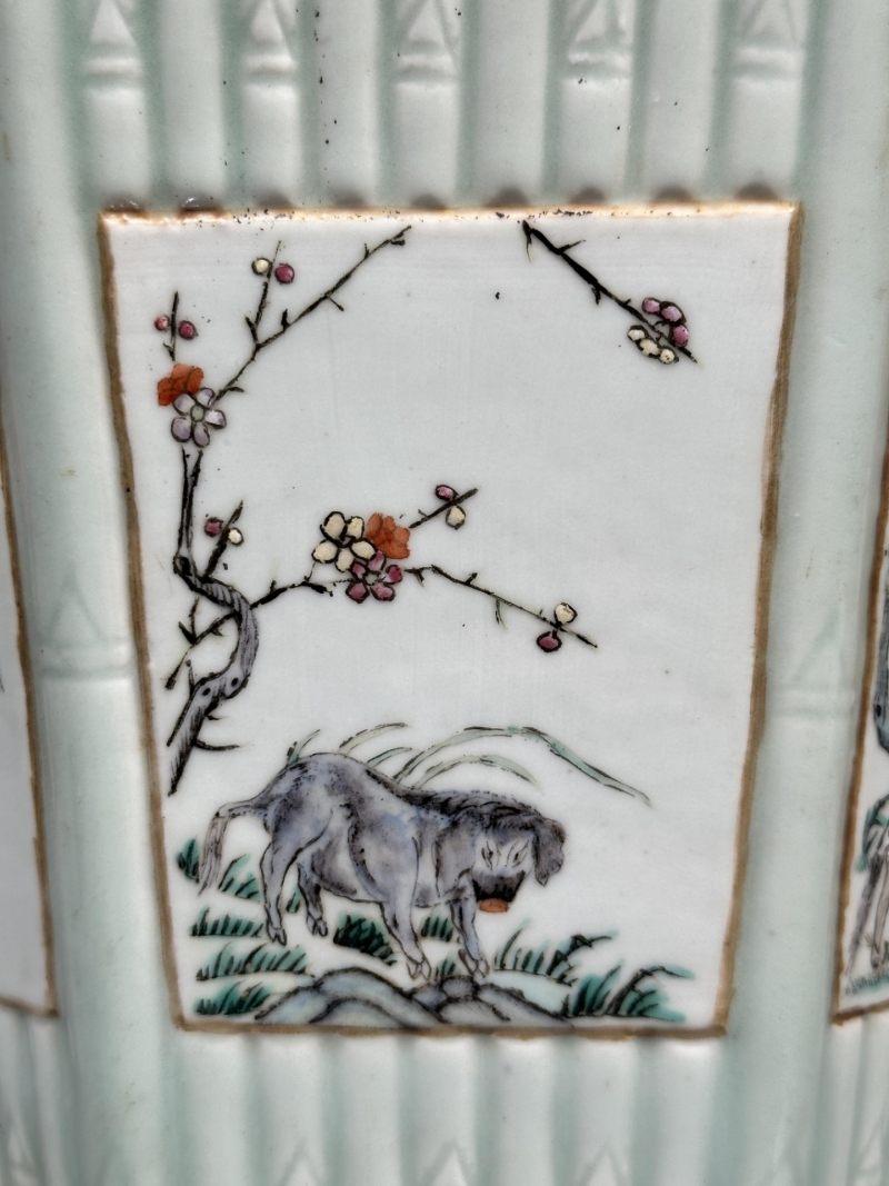    清中期 青釉竹节纹开窗粉彩十二生肖花盆 - 图5