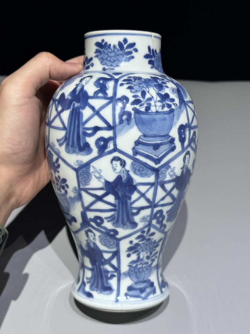    清康熙 青花仕女图梅瓶 - 图3
