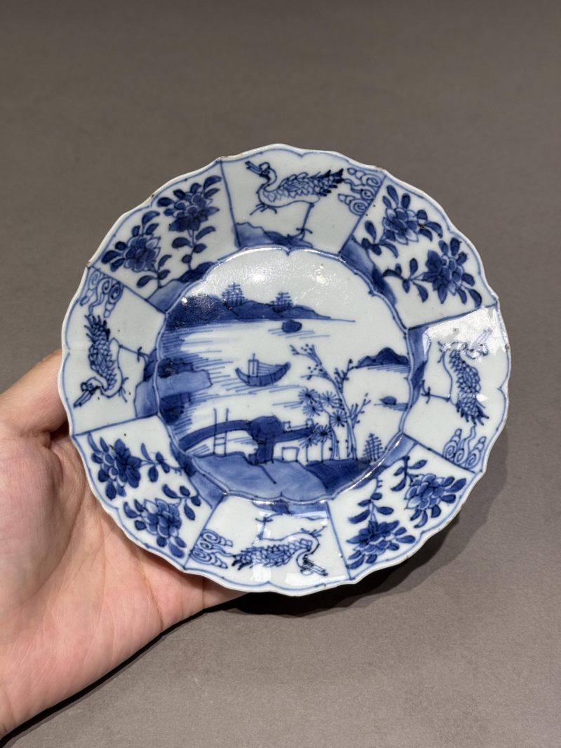    清康熙 青花山水鹤纹花口杯、碟 （一组两件） - 图10