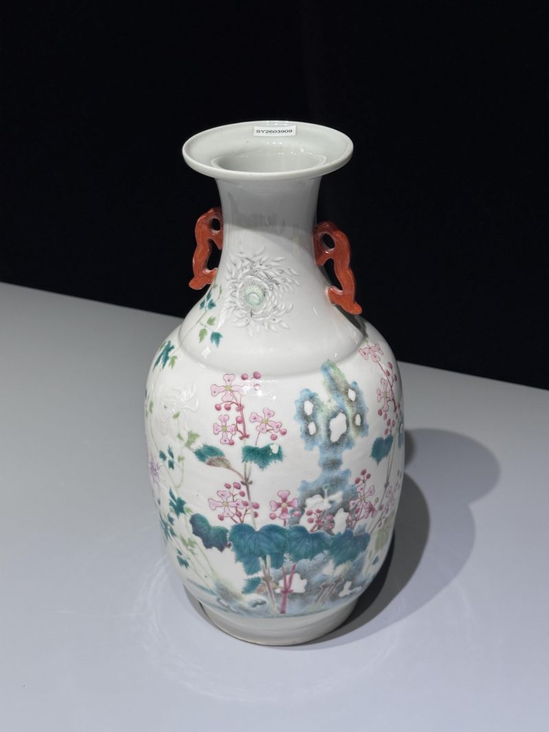    清宣统 粉彩花卉纹双耳瓶 - 图12