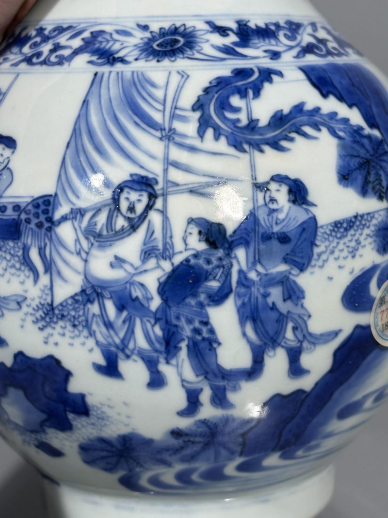    明崇祯 青花人物故事纹赏瓶 - 图9