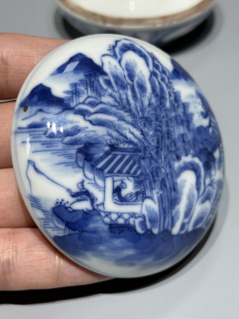    清乾隆 青花山水人物纹印泥盒 - 图4
