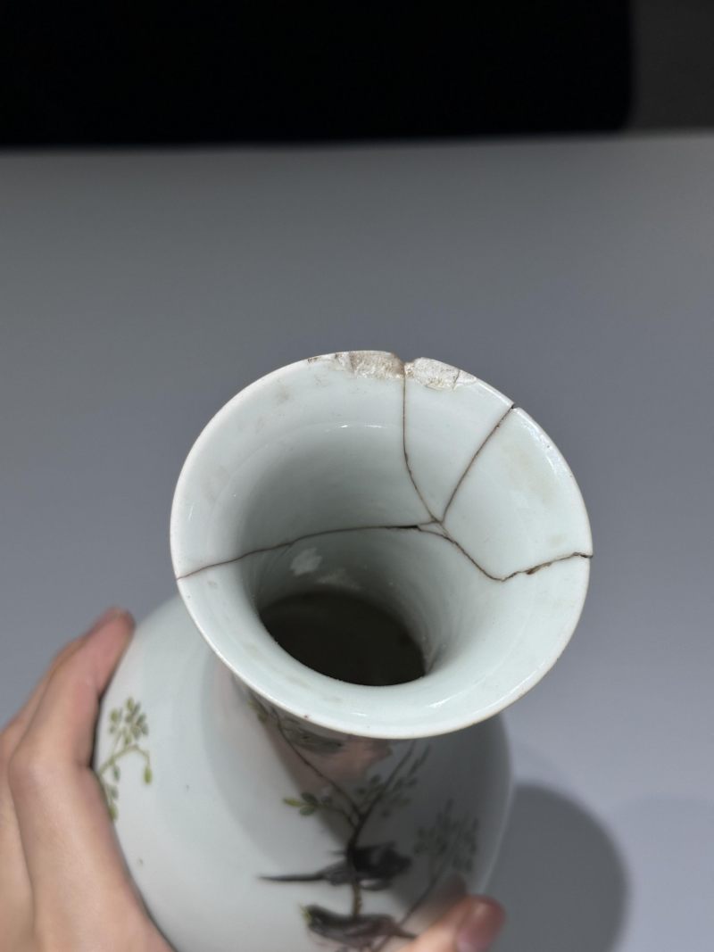    民国 碧云轩款 粉彩花鸟纹赏瓶 - 图12
