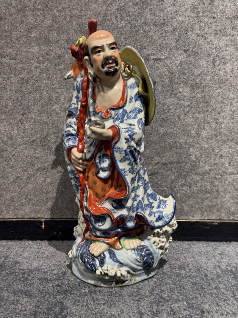    七十年代 青花加彩十八罗汉人物瓷塑 - 图36