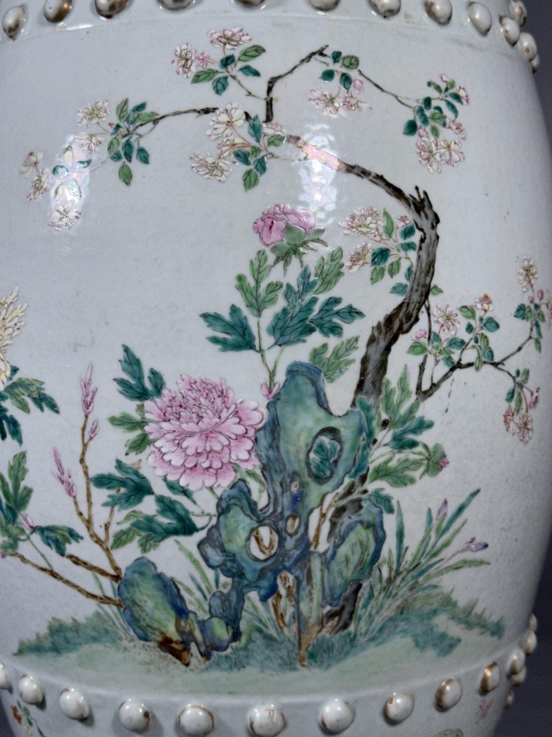    清乾隆 粉彩花卉纹狮耳绣墩 - 图11