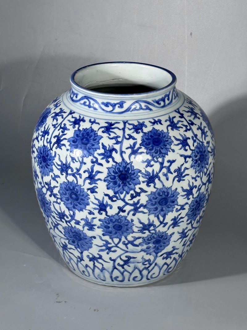    明万历 青花缠枝莲纹大罐 - 图10