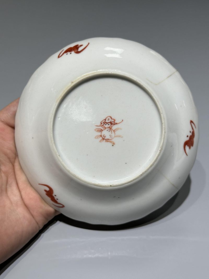    清道光 粉彩枸杞花卉纹花口盘 - 图5