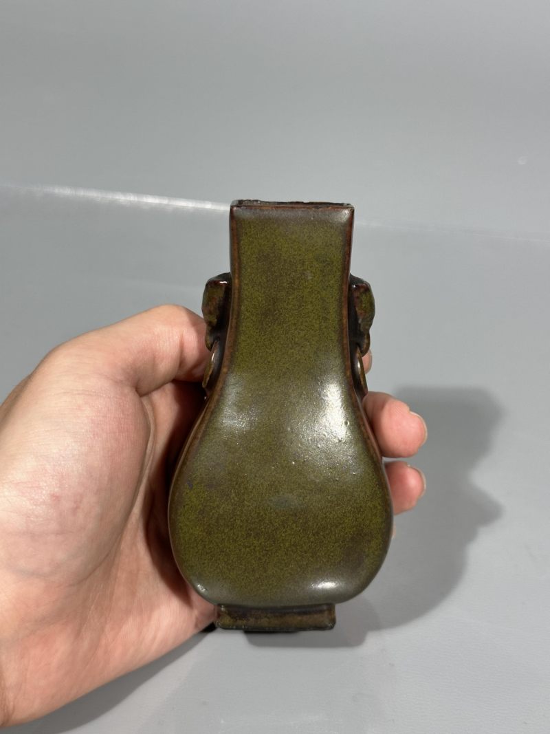    清雍正 茶叶末釉铺首耳小方瓶 - 图2