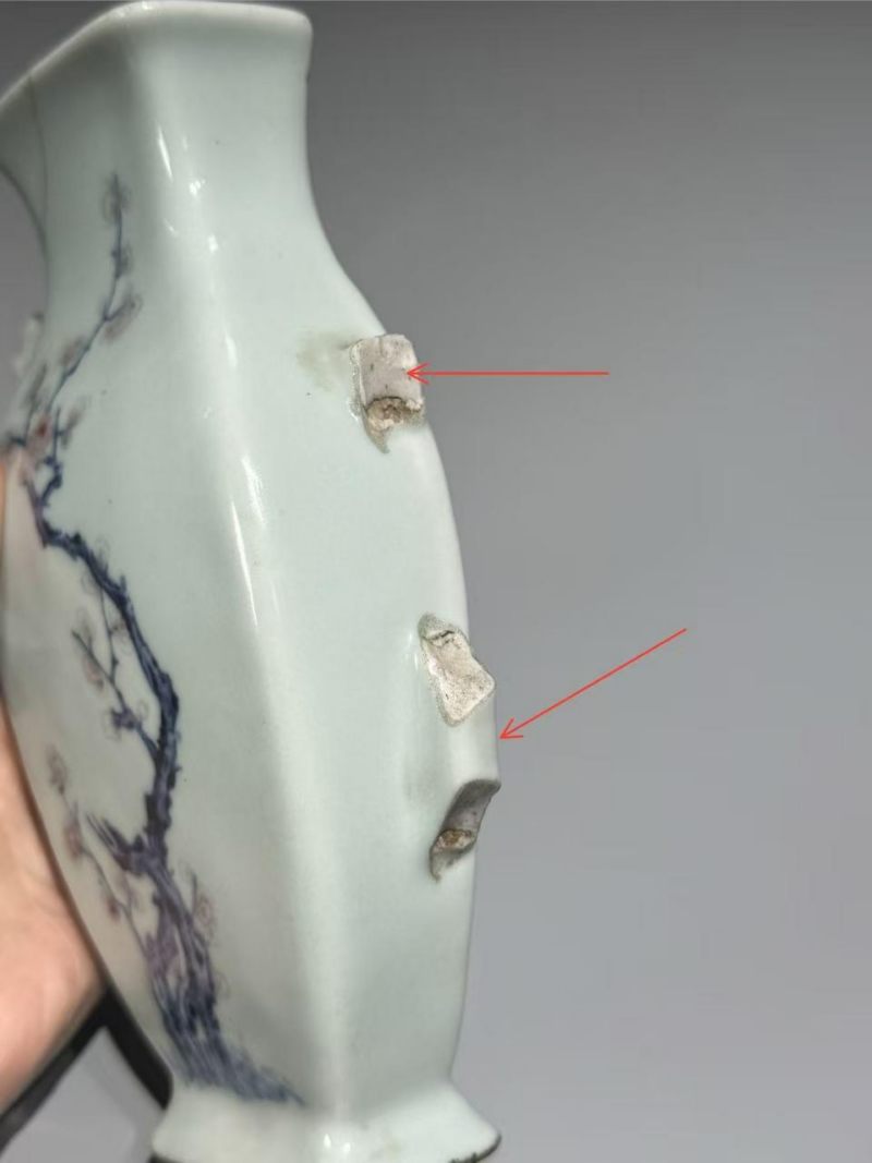    清乾隆 豆青釉青花釉里红梅花纹如意耳璧瓶 - 图14
