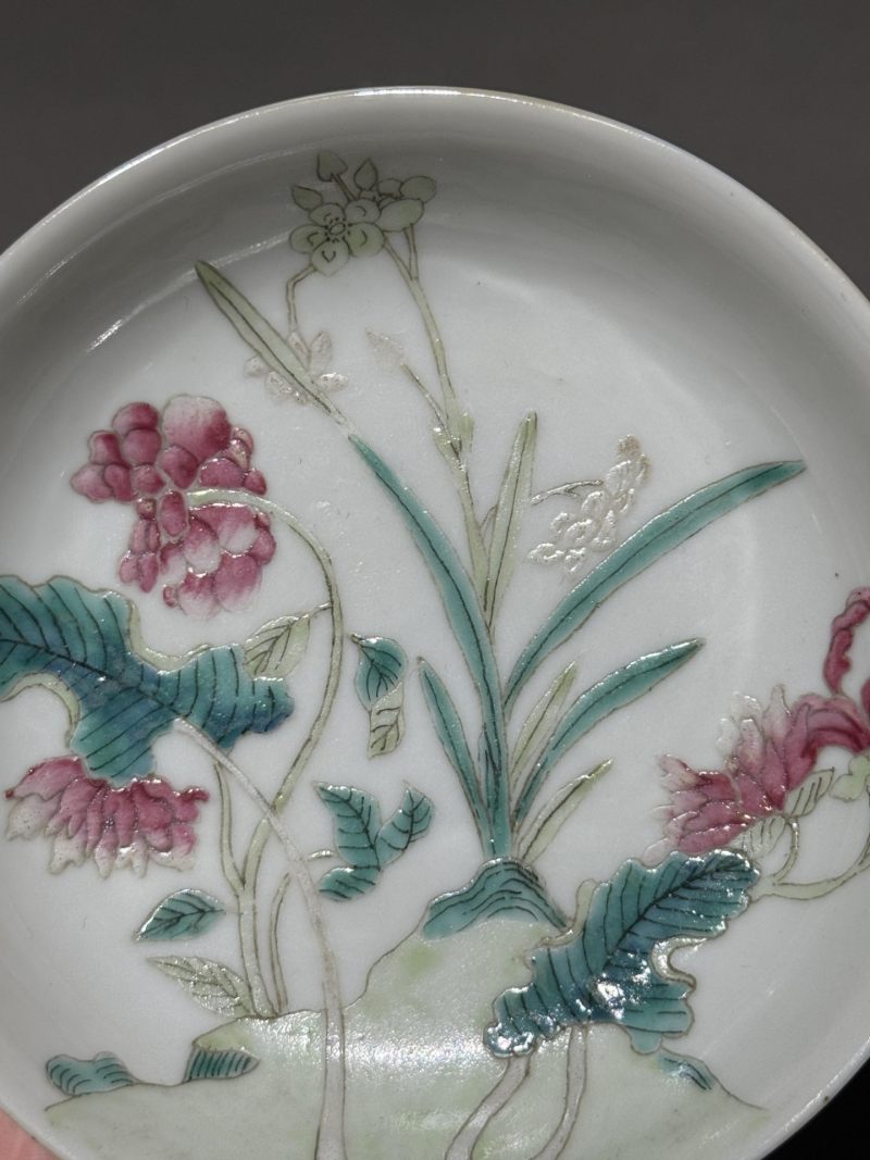    清宣统 粉彩花蝶纹碟一对 - 图13