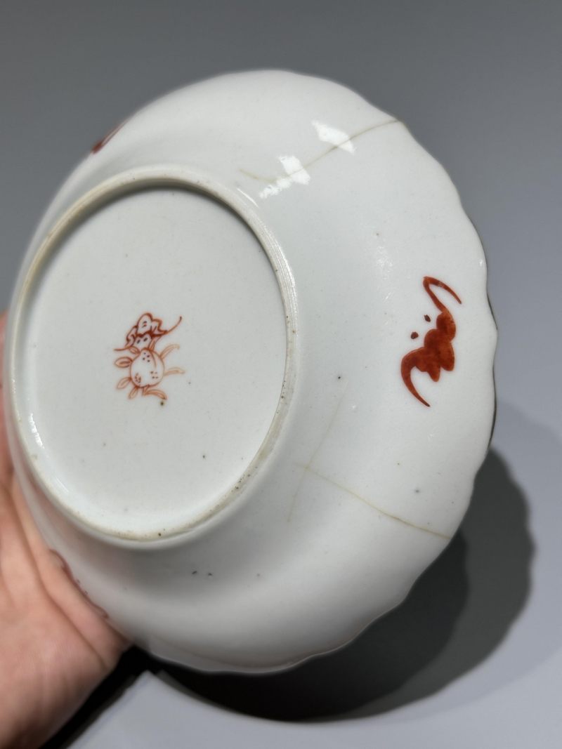    清道光 粉彩枸杞花卉纹花口盘 - 图6