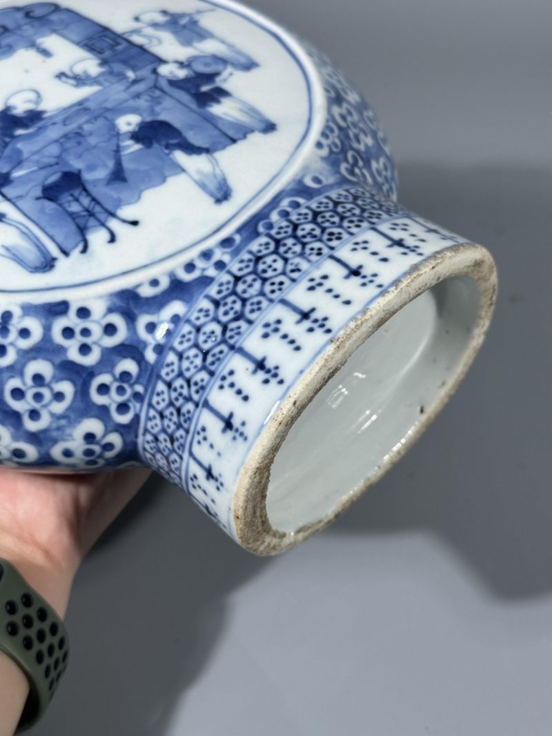    清晚期 青花开窗人物纹魑龙耳抱月瓶 一组(两件) - 图6