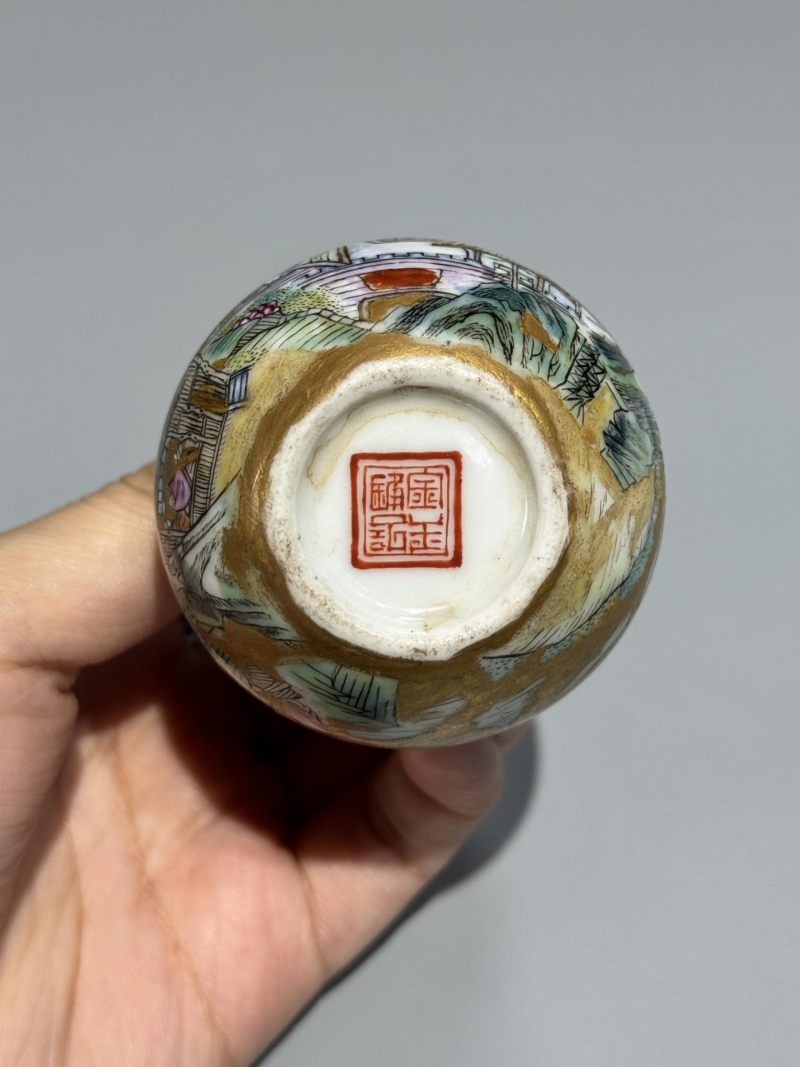    民国 金地粉彩山水阁楼纹小天球瓶一对 - 图7