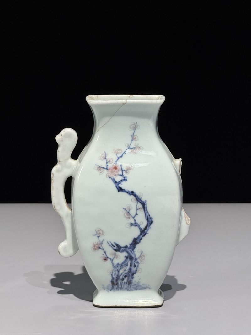    清乾隆 豆青釉青花釉里红梅花纹如意耳璧瓶 - 图2