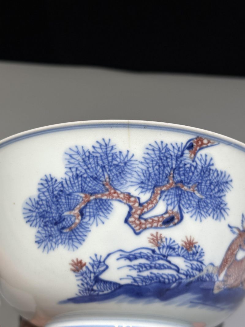    清乾隆 青花釉里红松鹿延年大碗 - 图11