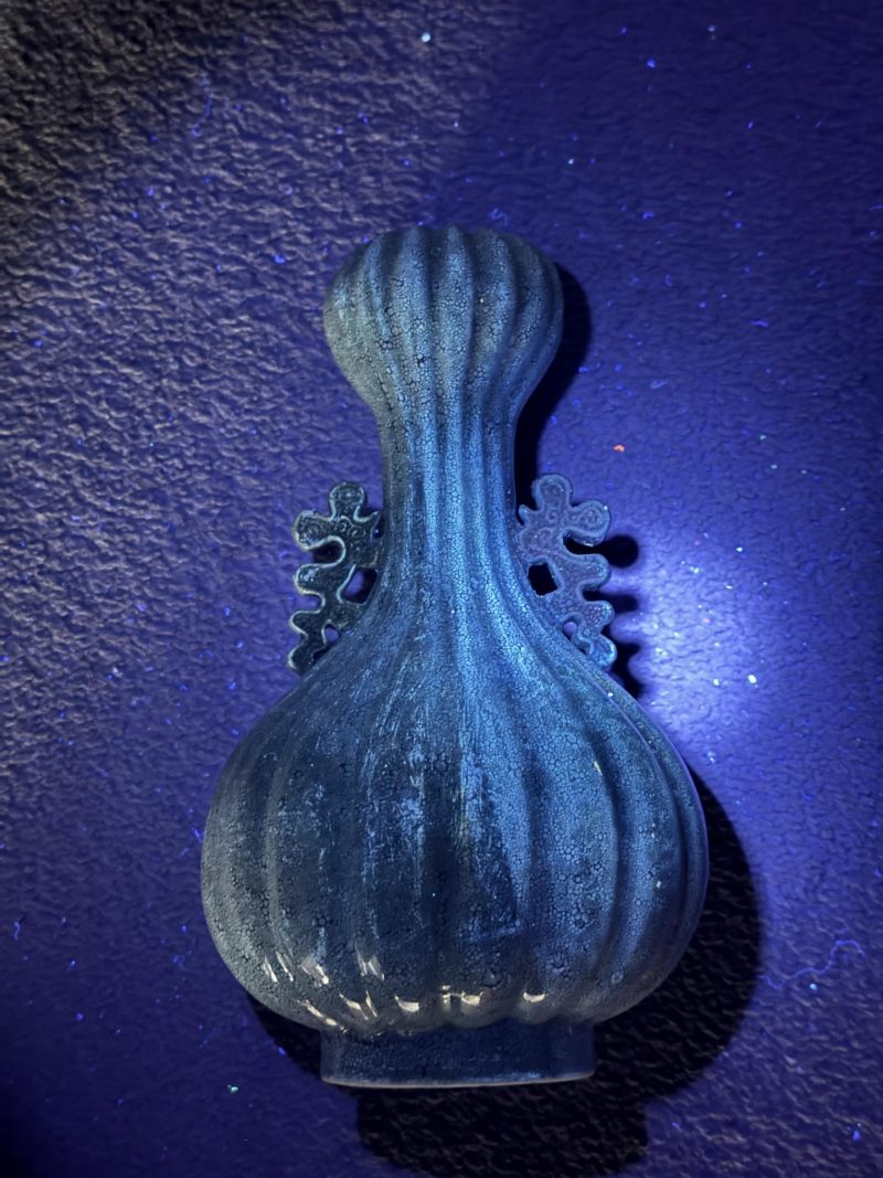    清晚期 炉钧釉双耳菊瓣蒜头瓶 - 图13