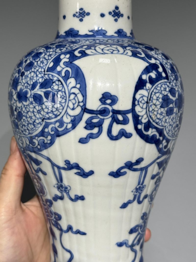    清康熙 青花花卉纹瓜棱瓶 带木盖 - 图7