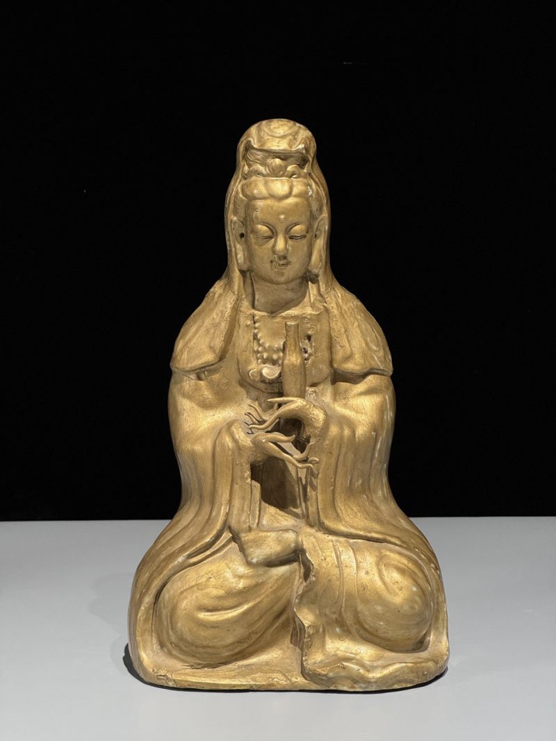    清乾隆 金彩观音瓷塑 - 图2