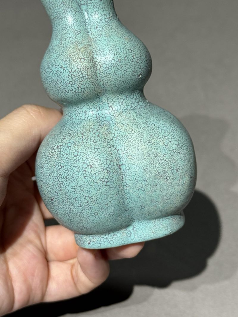    清乾隆 炉钧釉瓜棱三孔葫芦瓶 - 图5