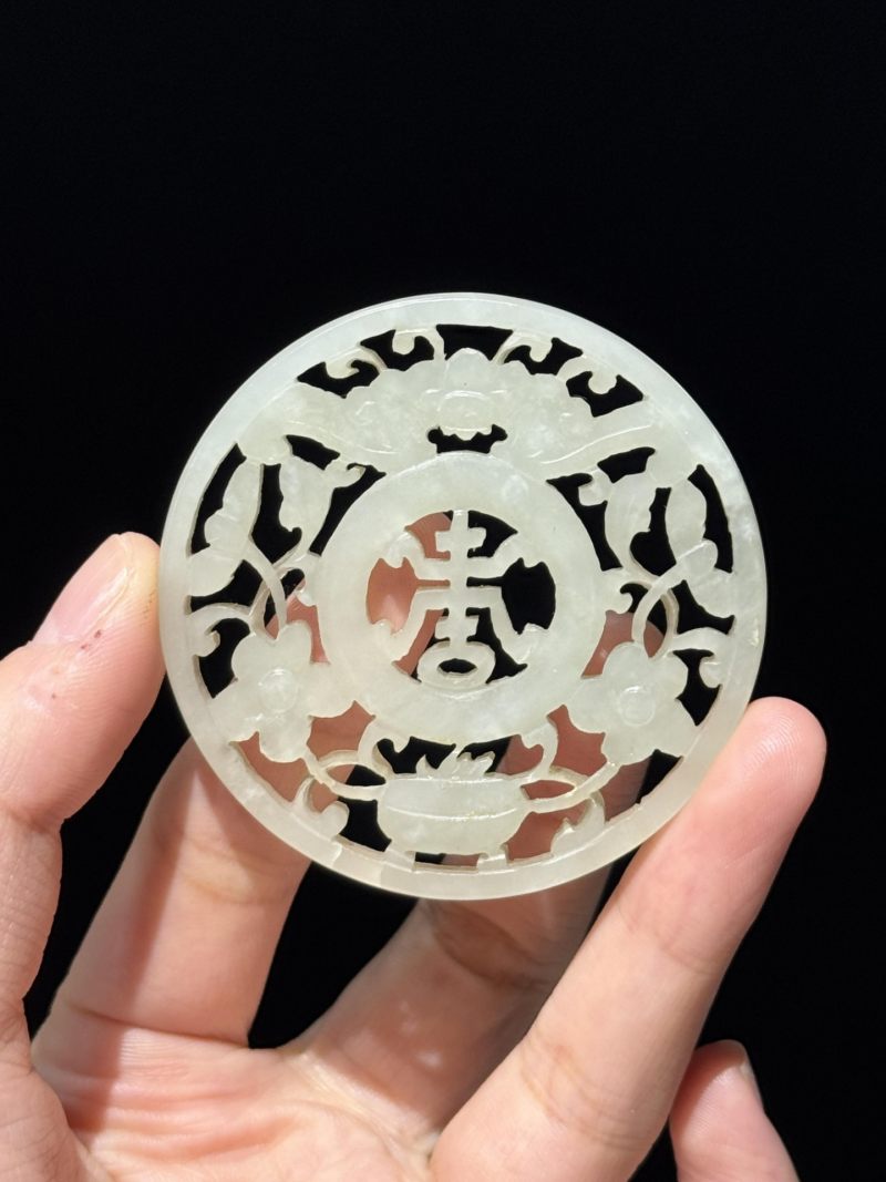   清 ‘福寿’如意玉牌（带底座） - 图4