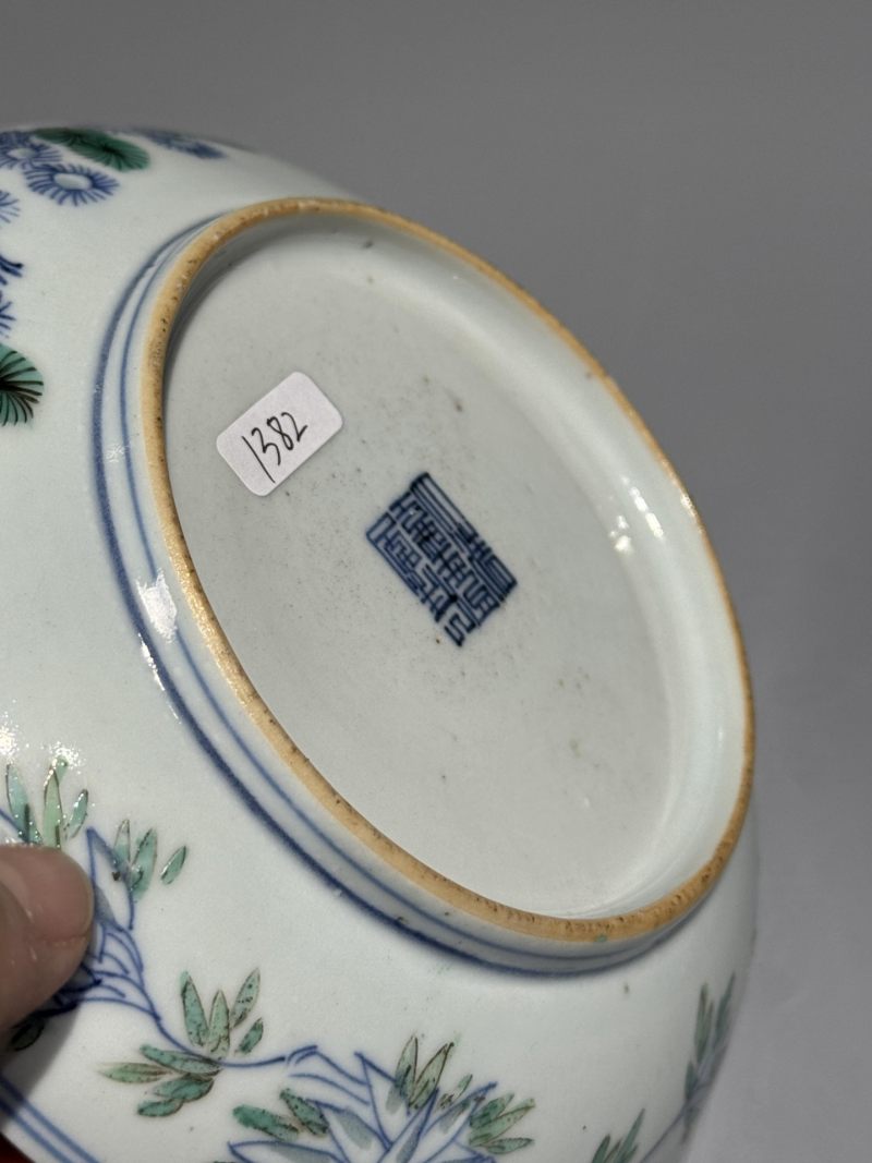    清嘉庆 青花粉彩玲珑瓷岁寒三友盘 - 图11