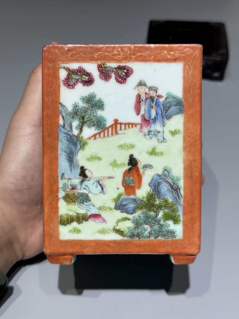    清嘉庆 粉彩神仙人物纹笔筒 - 图7
