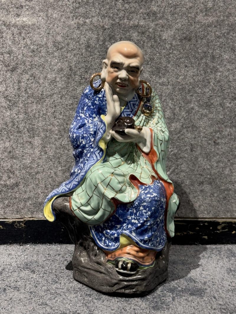    七十年代 青花加彩十八罗汉人物瓷塑 - 图44