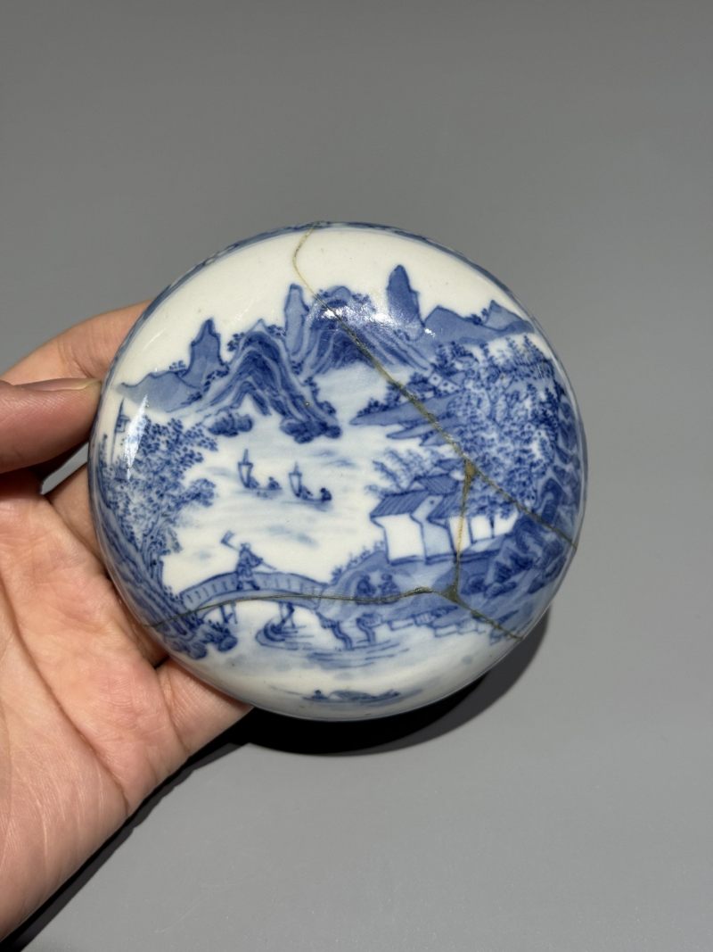    清乾隆 青花山水人物纹印泥盒 - 图5