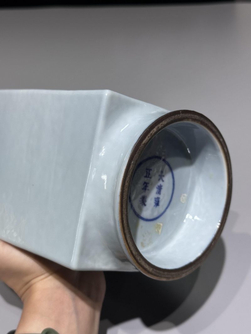    清晚期 天蓝釉兽耳琮式瓶 - 图6