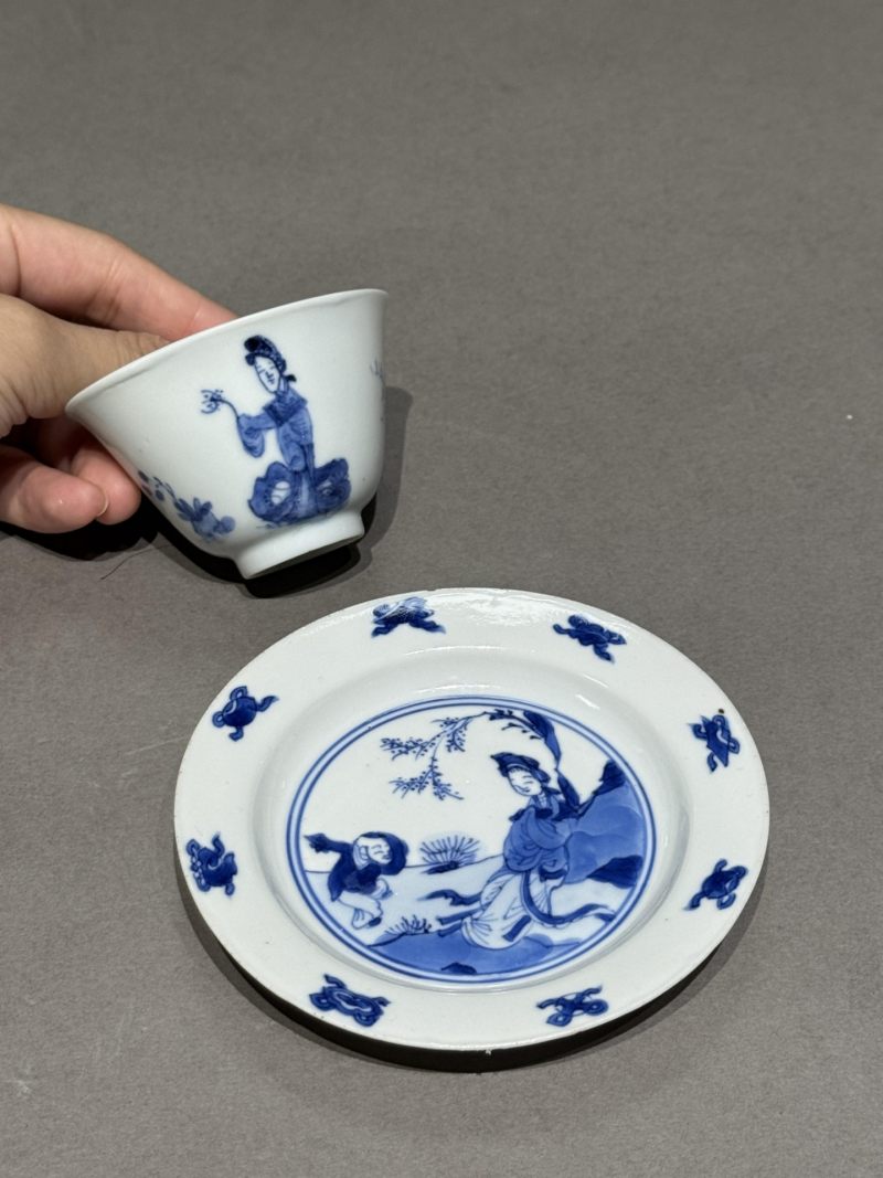    清康熙 青花三娘教子图杯碟一组（两件） - 图2