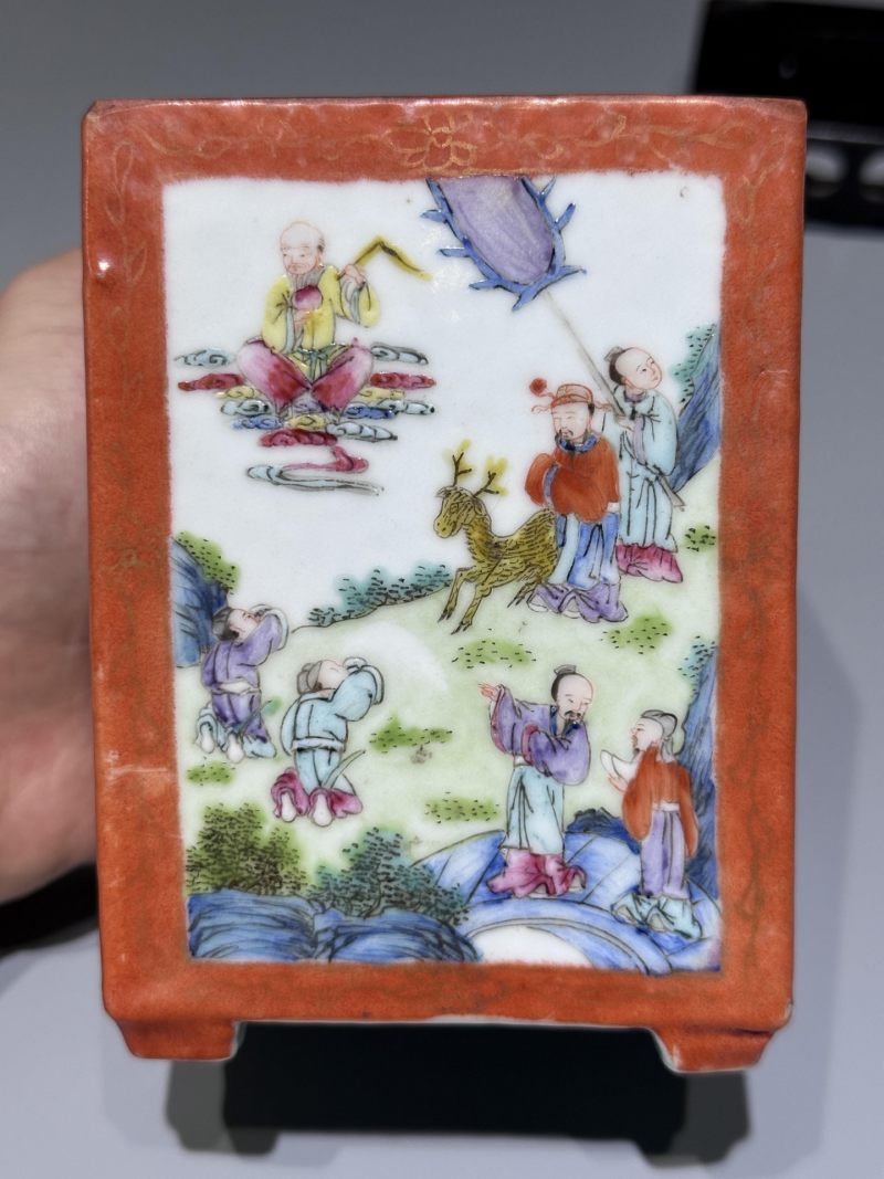    清嘉庆 粉彩神仙人物纹笔筒 - 图10