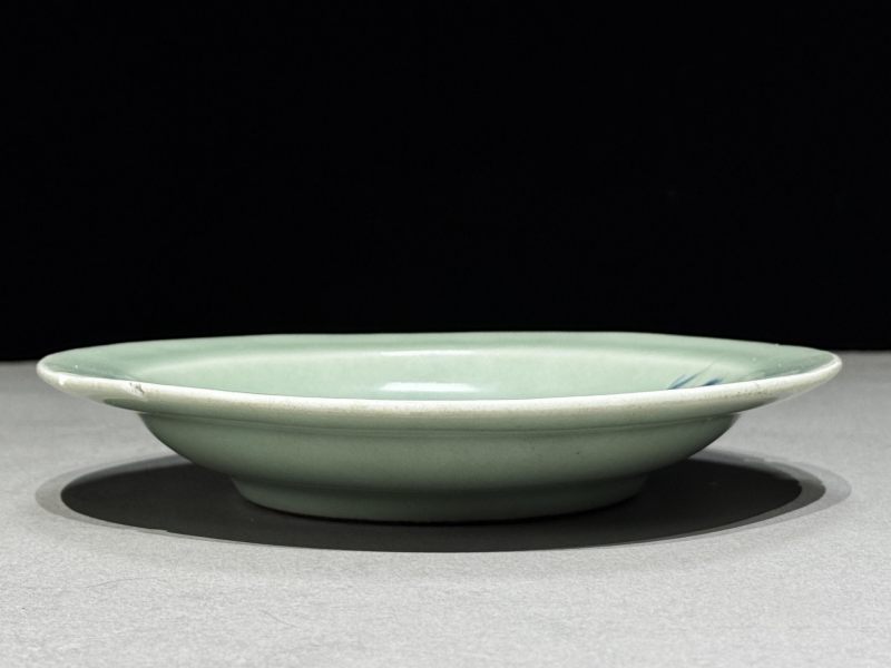    清乾隆 豆青釉青花釉里红竹芝纹盘 - 图5