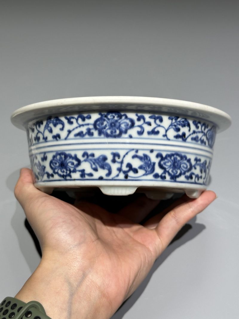    清乾隆 青花缠枝莲纹花盆 - 图7