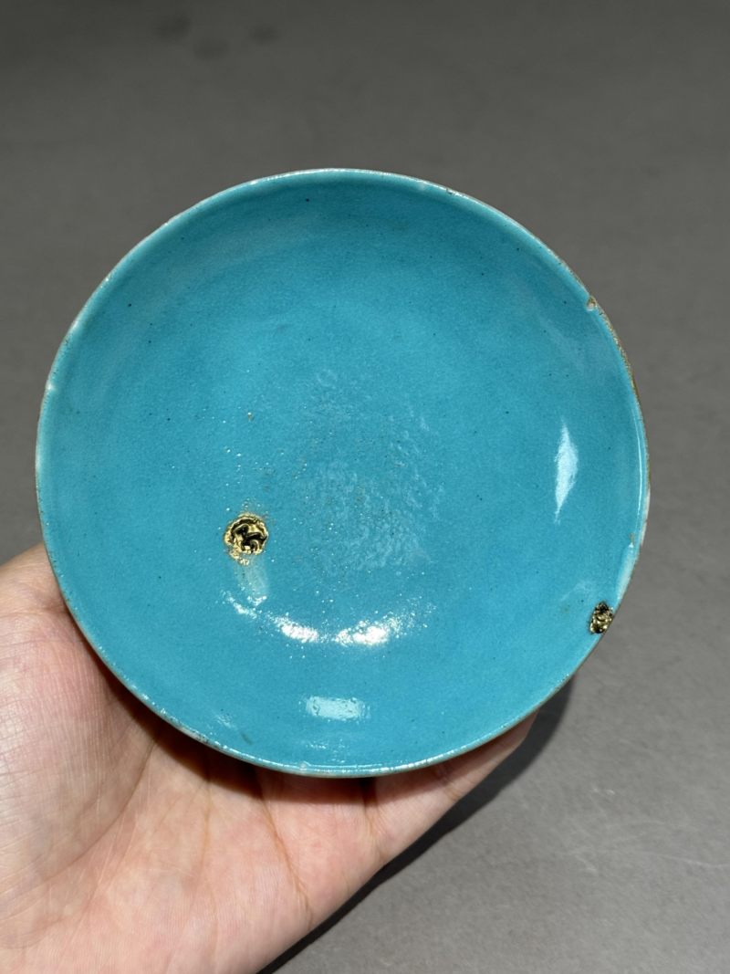    清乾隆 金地粉彩蝶恋花盖碗 - 图16