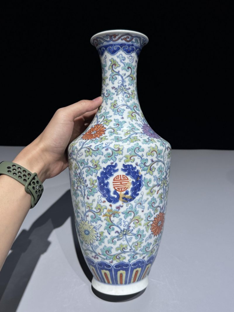    清晚期 斗彩花卉纹瓶一对 - 图9