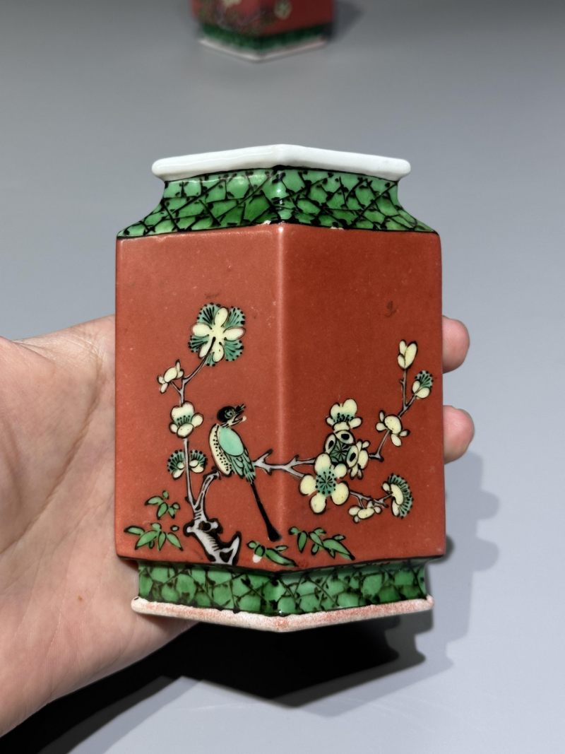    清晚期 粉彩花鸟纹菱形小瓶一对 - 图3