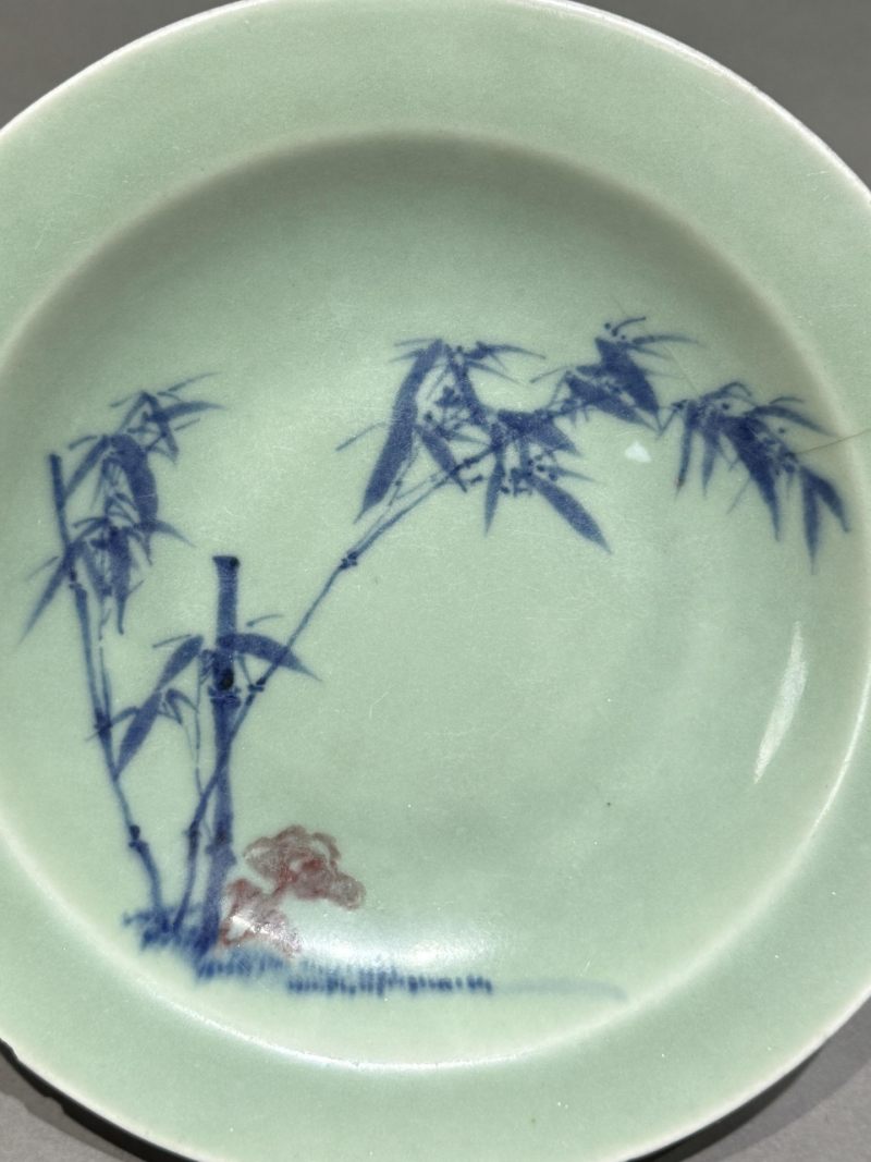    清乾隆 豆青釉青花釉里红竹芝纹盘 - 图6