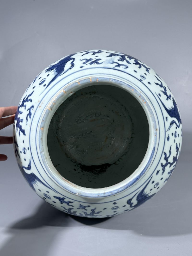    明嘉靖 青花云鹤纹大罐 - 图3