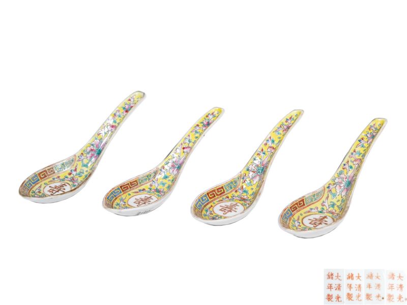    清光绪 黄地粉彩寿字纹勺子一组（四件） - 图1