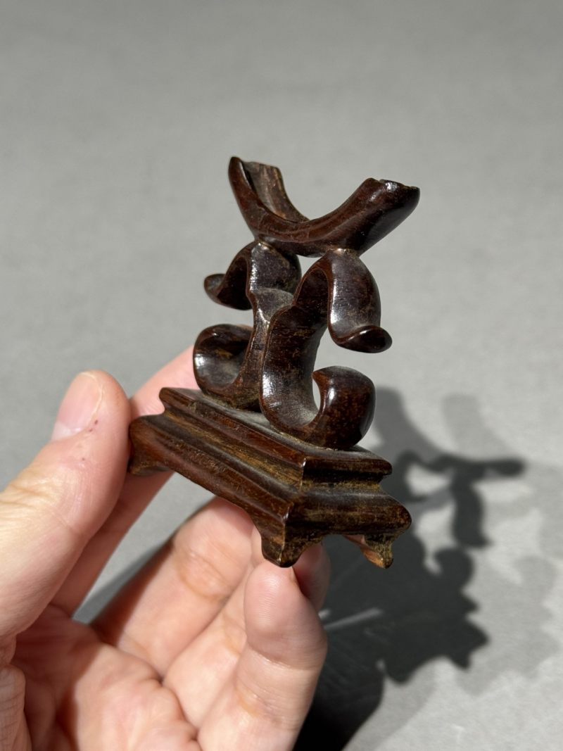    清 ‘福寿’如意玉牌（带底座） - 图12